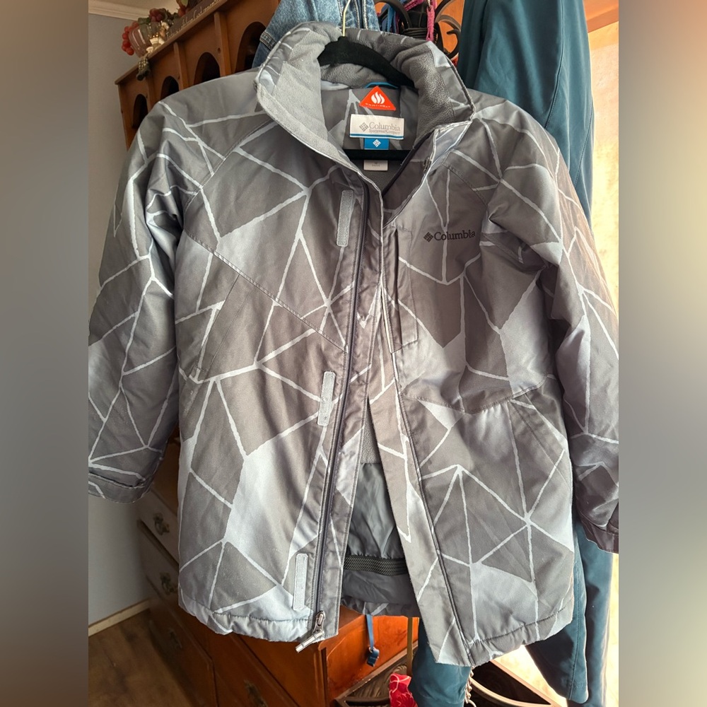 Columbia KidsMedium Gray Geometric Puffer Jacket